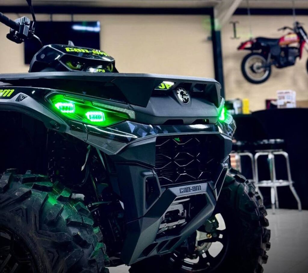 Can-Am Outlander G3 z Omega Neutrino Limquad